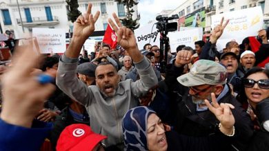 Photo of مظاهرات تونس: آلاف التونسيين يخرجون في احتجاجات مناهضة للرئيس قيس سعيد.