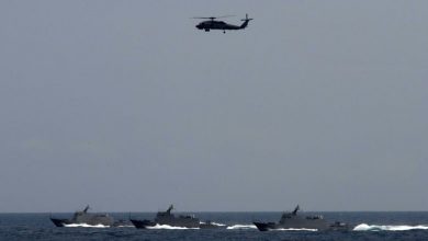 Photo of الجيش الصيني يحاكي شن” ضربات دقيقة” على تايوان في ثاني أيام تدريباته العسكرية.