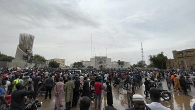 Photo of الجزائر تتمسك بعودة النظام الدستوري في النيجر وعدم تدخل أي عسكري أجنبي.